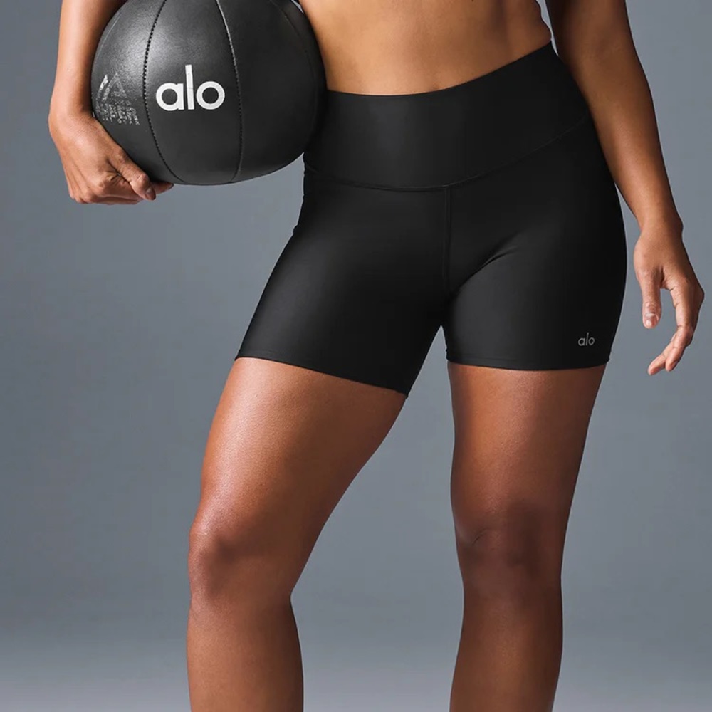 NWOT ALO Yoga Airlift Energy 5” Biker Shorts | Black | Women’s S